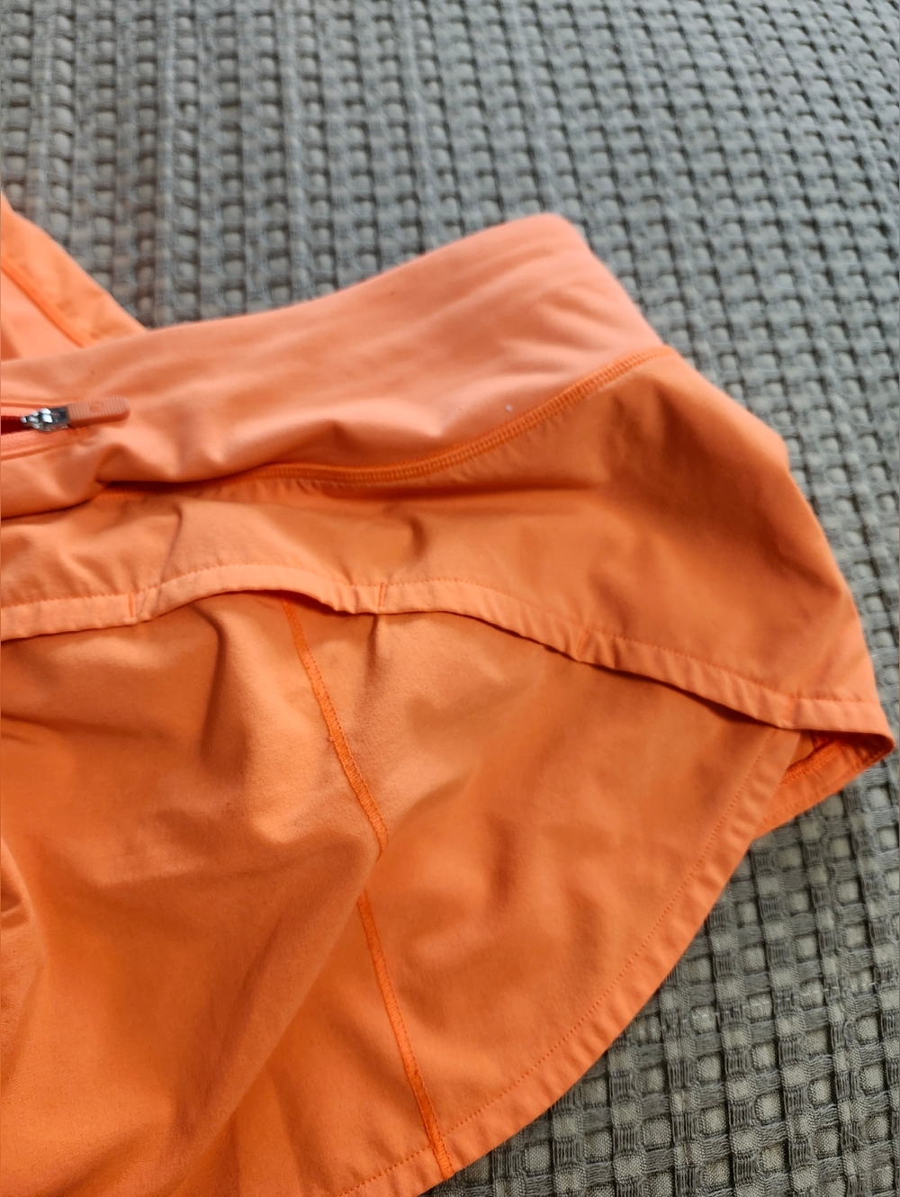 LULULEMON SPEED UP LOW RISE SHORT 2.5” SIZE 8" ORANGE COLOR - Picture 7 of 16